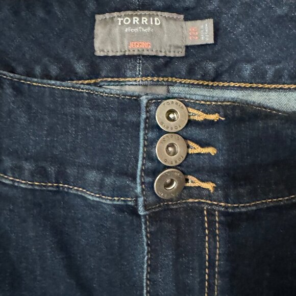 Torrid Sky High Skinny Crop HIGH-RISE Capri - Size 20 - Picture 4 of 5